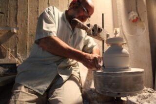 Extra Virgin Olive Oil with Chili & Garlic - 80ml Ladolea