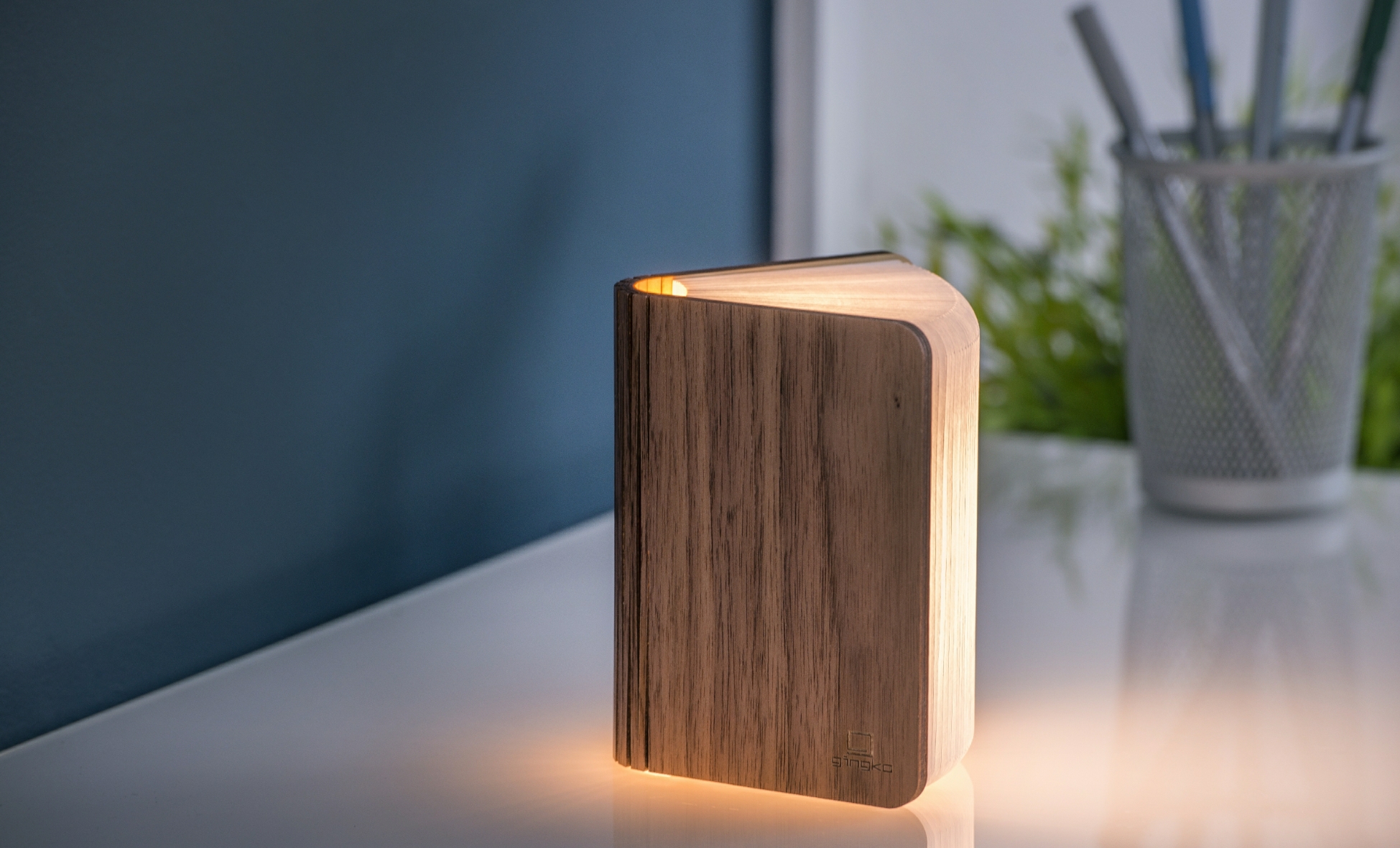 Wooden Book Lamp – Smart Book Light Mini Walnut by Gingko