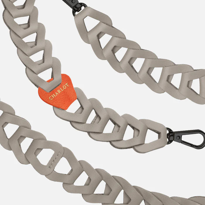 Grey Mel long charlot Paris phonecord close up