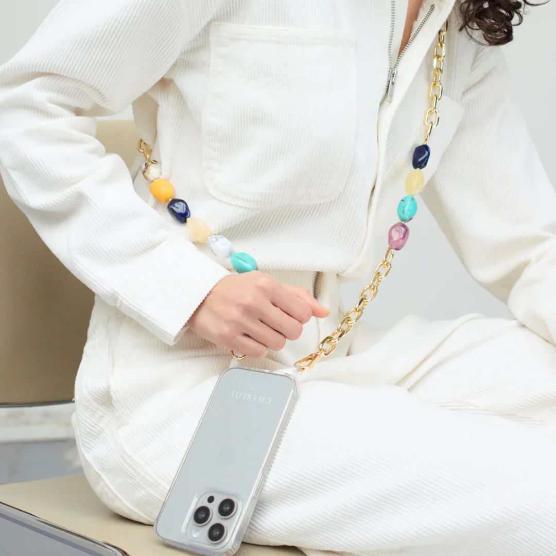 Ana Chain Ocean, a jewel for your phone. A phone cord in gold and with beautiful stones 2