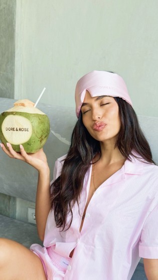 Dore & Rose luxury sleep products – silk eye mask and pillowcase on bed