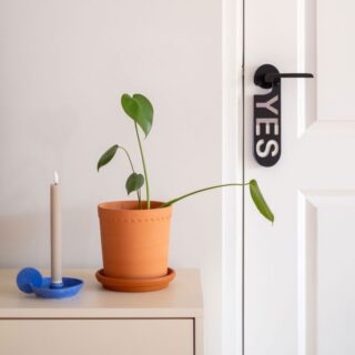 PUKI WUKI Door Hanger- Yes/No blue & black