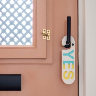 Puki Wuki Door Hanger - Yes / No Pink & White