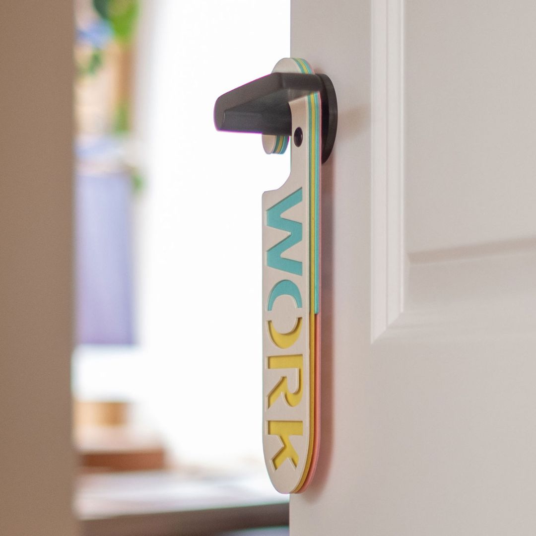 PUKI WUKI Door Hanger Chill / Work Pink & White