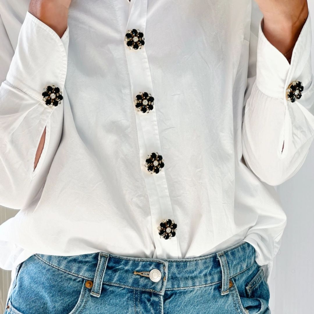 Maja – Black Sparkling Flower Button Charm